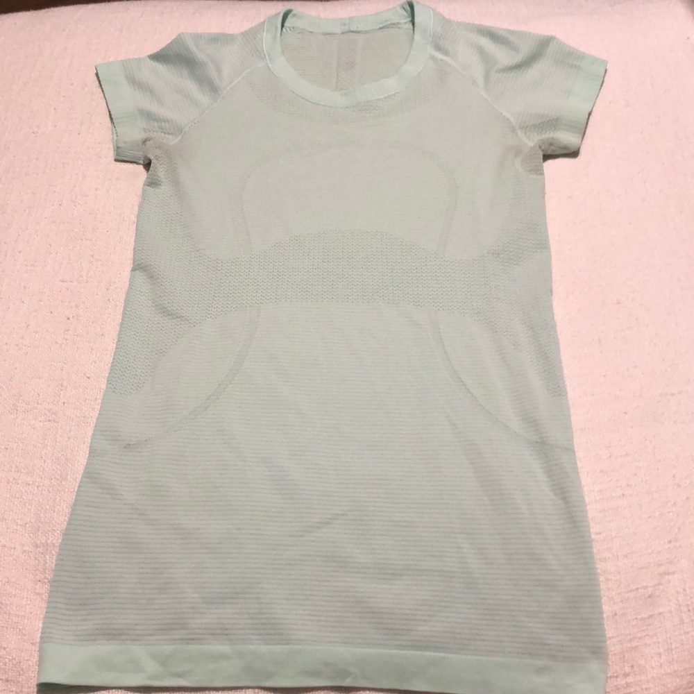 Lululemon Tee
